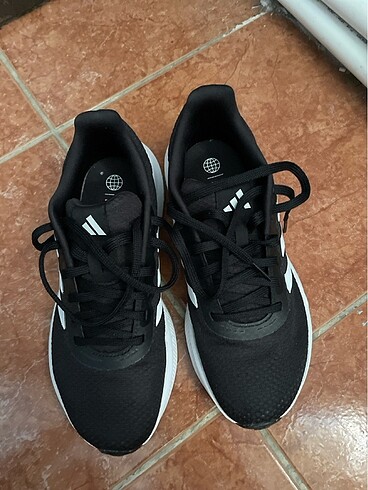Adidas Orjinal adidas ayakkabı sıfır diyebilirsiniz