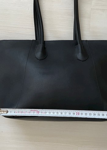 Siyah Çanta - Görsel 3