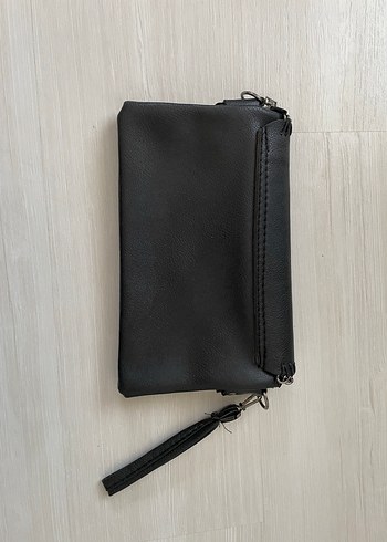 Zincir Detaylı Siyah Portföy Çanta - Görsel 2