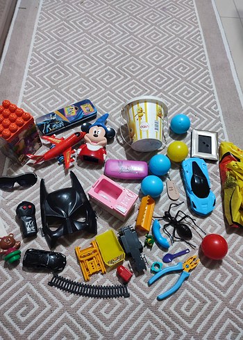 Bir kutu dolusu oyuncak hepsinin fiyatıdır - Görsel 2