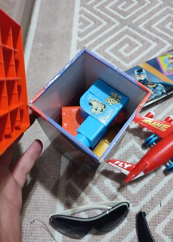 Bir kutu dolusu oyuncak hepsinin fiyatıdır - Görsel 4