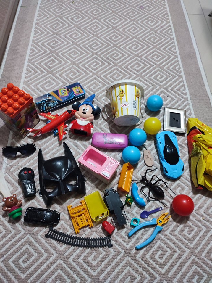 Bir kutu dolusu oyuncak hepsinin fiyatıdır - Görsel 2