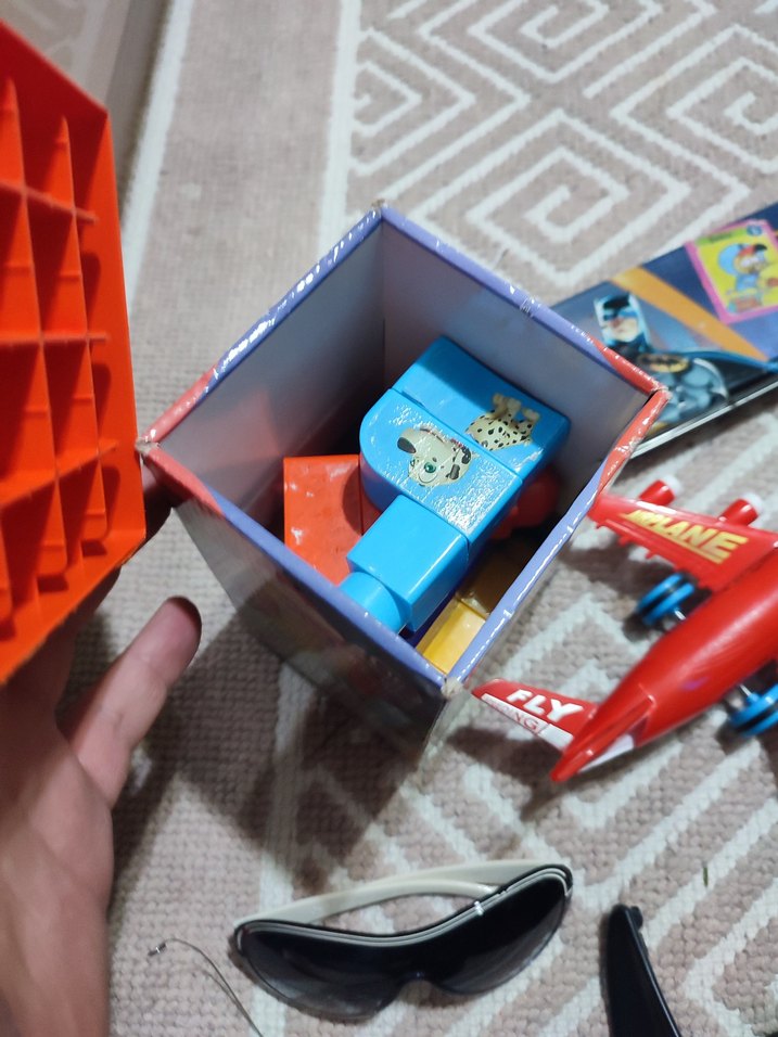 Bir kutu dolusu oyuncak hepsinin fiyatıdır - Görsel 4