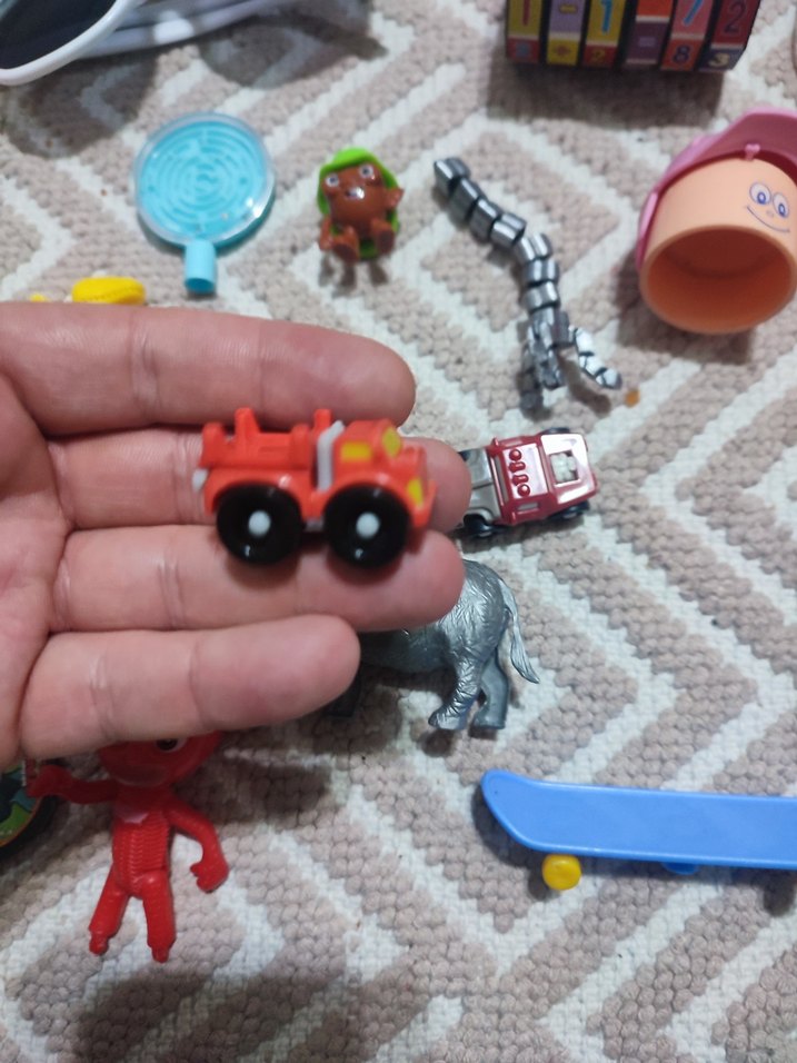 Birçok hasarlı hasarsız oyuncak, hepsinin fiyatıdır - Görsel 4