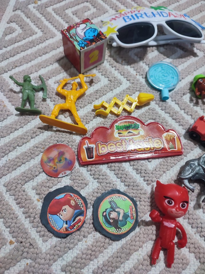 Birçok hasarlı hasarsız oyuncak, hepsinin fiyatıdır - Görsel 2