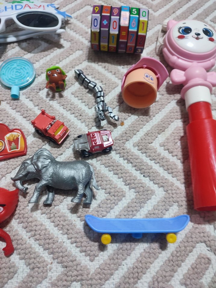 Birçok hasarlı hasarsız oyuncak, hepsinin fiyatıdır - Görsel 3