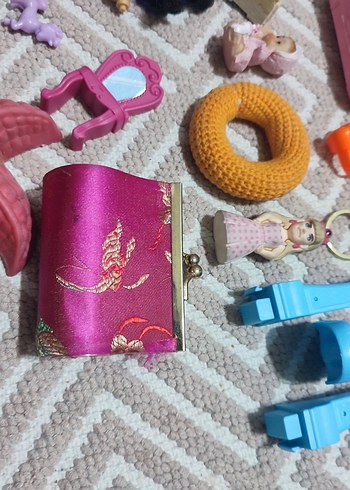 Birçok hasarlı hasarsız kız oyuncakları, hepsinin fiyatıdır - Görsel 4