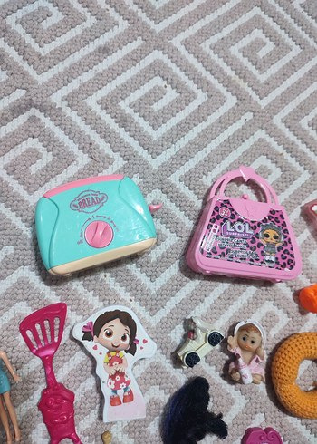 Birçok hasarlı hasarsız kız oyuncakları, hepsinin fiyatıdır - Görsel 3