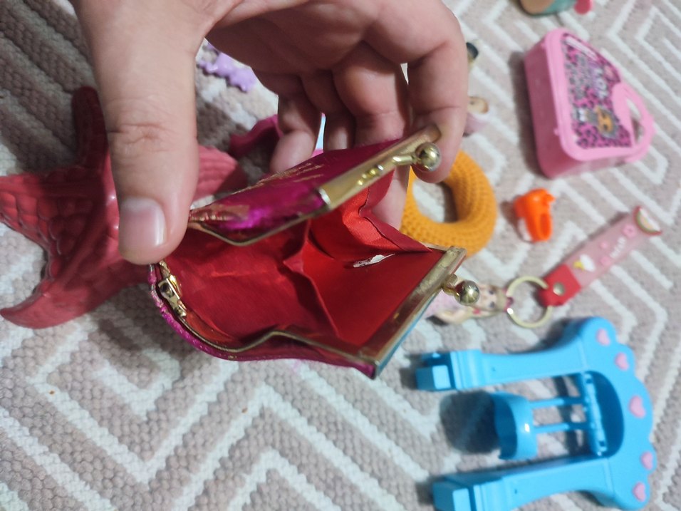 Birçok hasarlı hasarsız kız oyuncakları, hepsinin fiyatıdır - Görsel 5