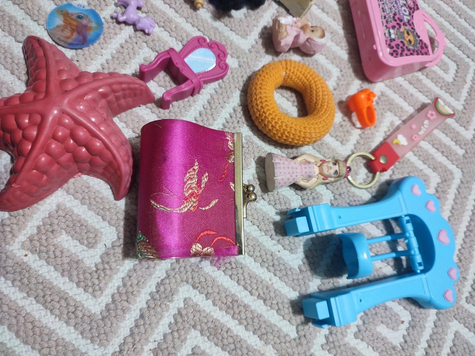 Birçok hasarlı hasarsız kız oyuncakları, hepsinin fiyatıdır - Görsel 4