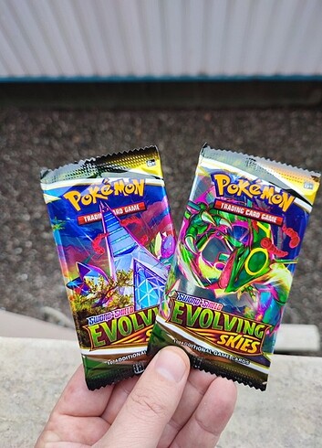 Pokemon kartları (fiyat 2 paket içindir)
