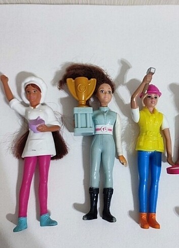 3 adet mattel kız figür oyuncak, hepsinin fiyatıdır