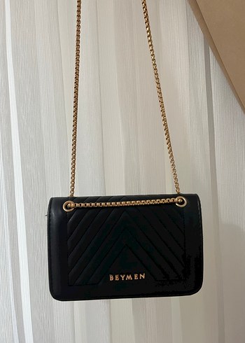 Zincir Detaylı Siyah Deri Kadın Çanta