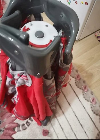 Beden kırmızı Renk Renkli Kırmızı Oyun Parkı, beşiği