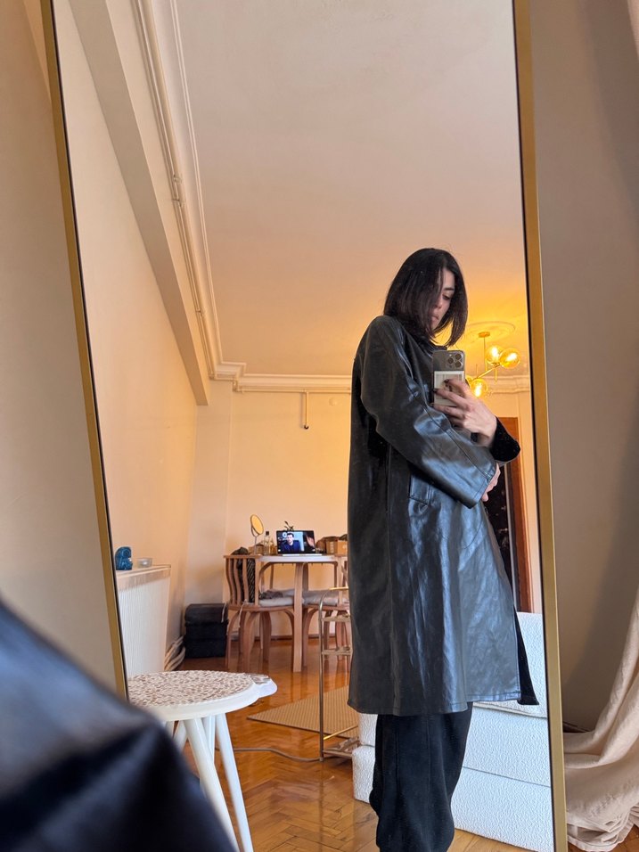 Siyah Deri Midi Kadın Yağmurluk - Görsel 2