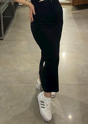 Siyah Elbide
