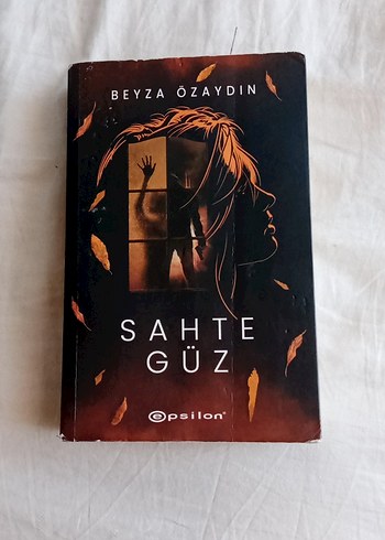 Beyza Özaydın'dan Sahte Güz Romanı