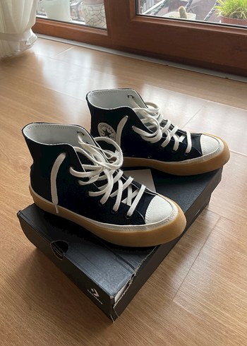 Converse 36,5