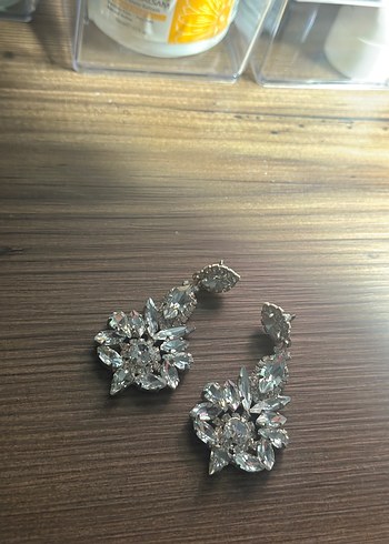 H&M Payetli Vintage Çiçek Desenli Midi Küpeler