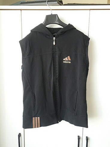 Adidas yelek