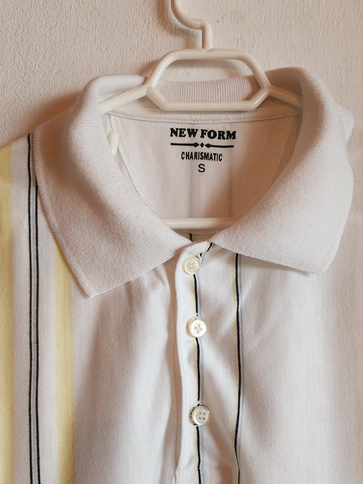 Beyaz Çizgili Kısa Kollu Polo Yaka Tişört
Açıklama - Görsel 5