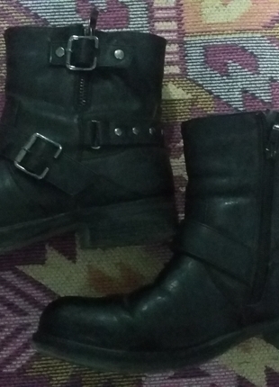 Deichmann Siyah yarım çizme