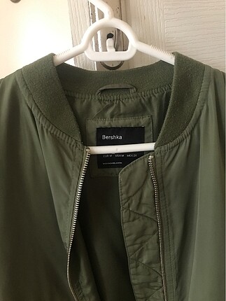 Bershka Haki mont