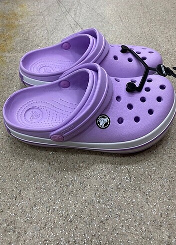 Crocs 37