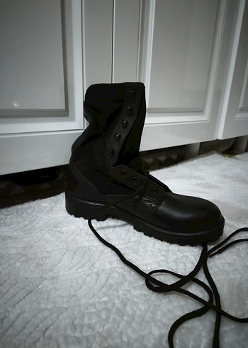 Siyah Minimalist Goth Erkek Bot - Görsel 5