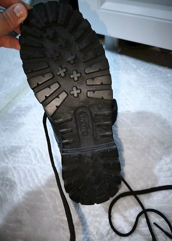 Siyah Minimalist Goth Erkek Bot - Görsel 2