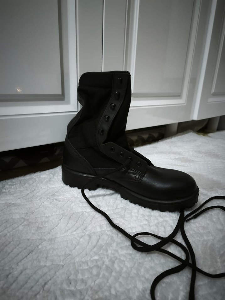 Siyah Minimalist Goth Erkek Bot - Görsel 5