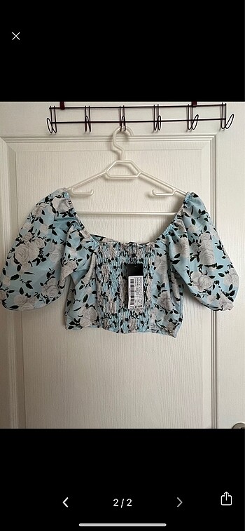 Trendyol & Milla Çiçekli Crop Bluz