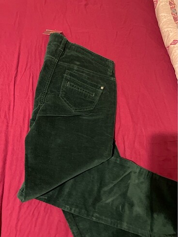 36 Beden yeşil Renk 36 beden çam yeşili ince kadife pantolon