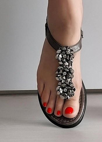 Gri Taşlı Kadın Sandalet