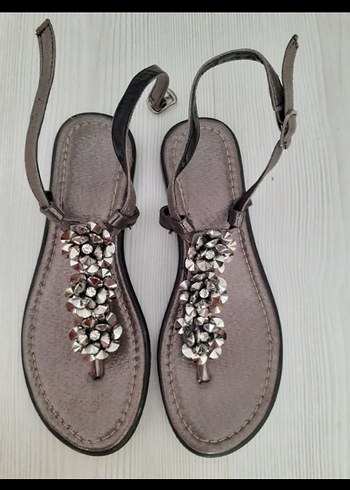 Diğer Gri Taşlı Kadın Sandalet