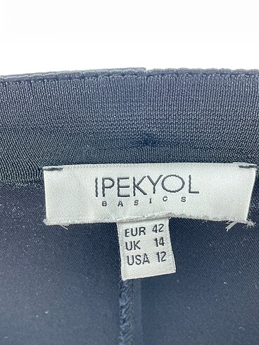 42 Beden siyah Renk ipekyol Kumaş Pantolon %70 İndirimli.
