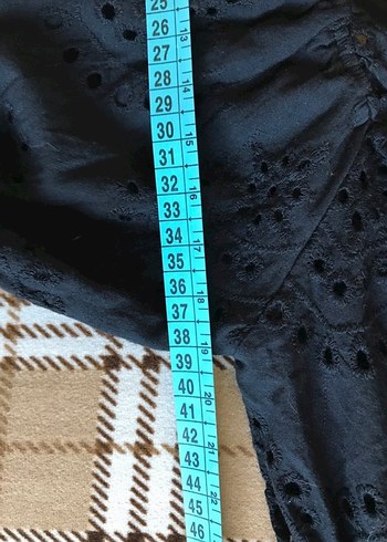 Siyah Suni Deri Şort Etek ve Fırfırlı Bluz - Görsel 18