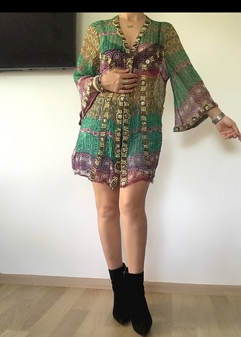 Uzun Kollu, Boncuk Detaylı Bohem Hırka