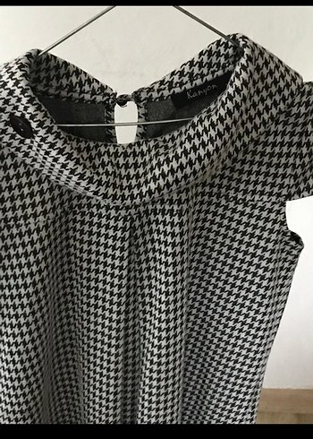 Gri Kareli Yüksek Yakalı Ofis Model Elbise - Görsel 7