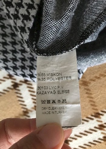 Gri Kareli Yüksek Yakalı Ofis Model Elbise - Görsel 11