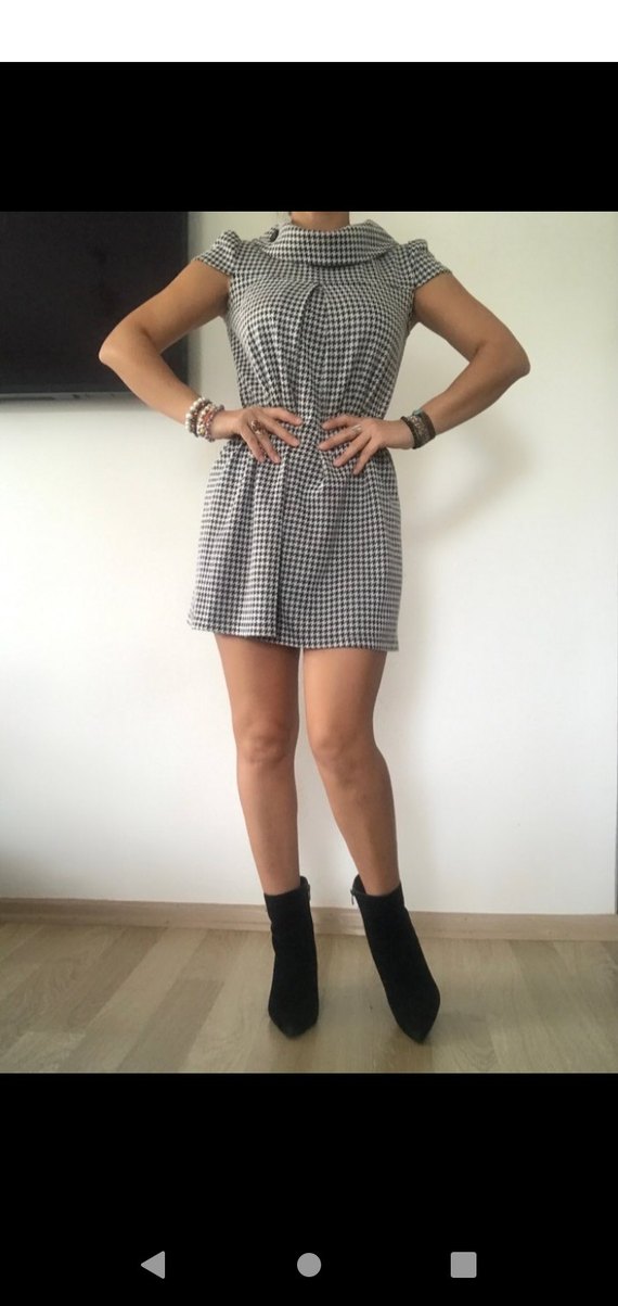 Gri Kareli Yüksek Yakalı Ofis Model Elbise - Görsel 2