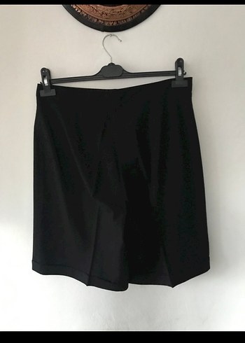 Siyah Kadın Bermuda Kumaş Şort - Görsel 3