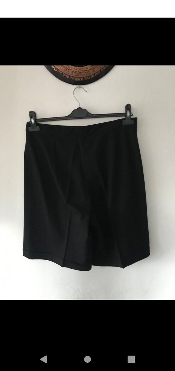 Siyah Kadın Bermuda Kumaş Şort - Görsel 3