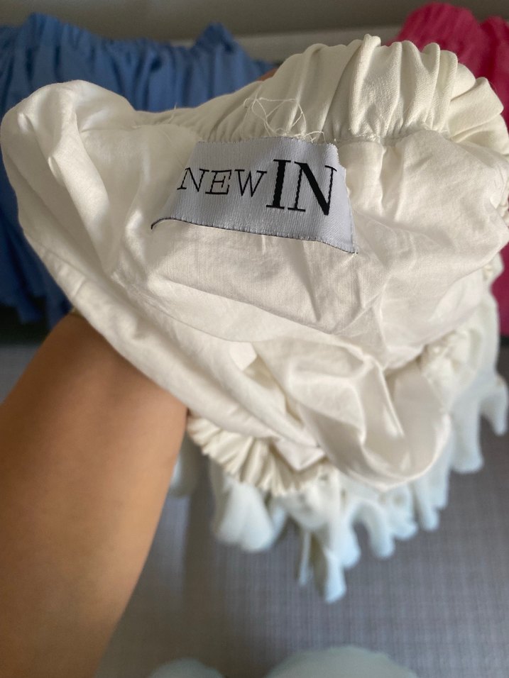 Kısa etek tanesi o fiyattır - Görsel 3