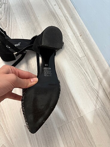 38 Beden siyah Renk Önü Işıltılı Topuklu Ayakkabı
