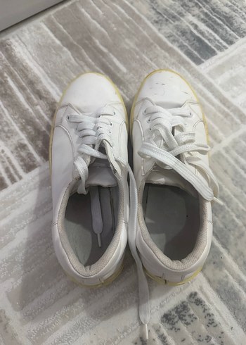 Beyaz Minimalist Kadın Spor Ayakkabı - Görsel 2