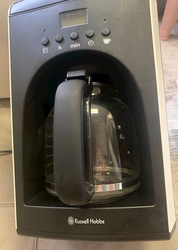 Beyaz ve Siyah Russell Hobbs Kahve Makinesi - Görsel 2