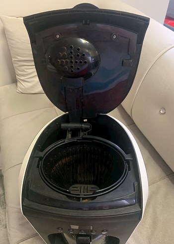 Beyaz ve Siyah Russell Hobbs Kahve Makinesi - Görsel 3