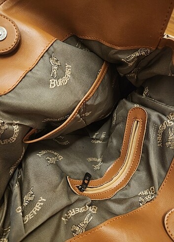 Beden burberry çanta hem omuz hem uzun askılı çok çok az kullanıldı ye