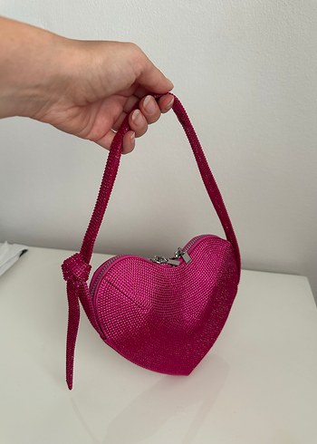 Zara Pembe Pul İşlemeli Kalp Şeklinde Kadın Çanta
